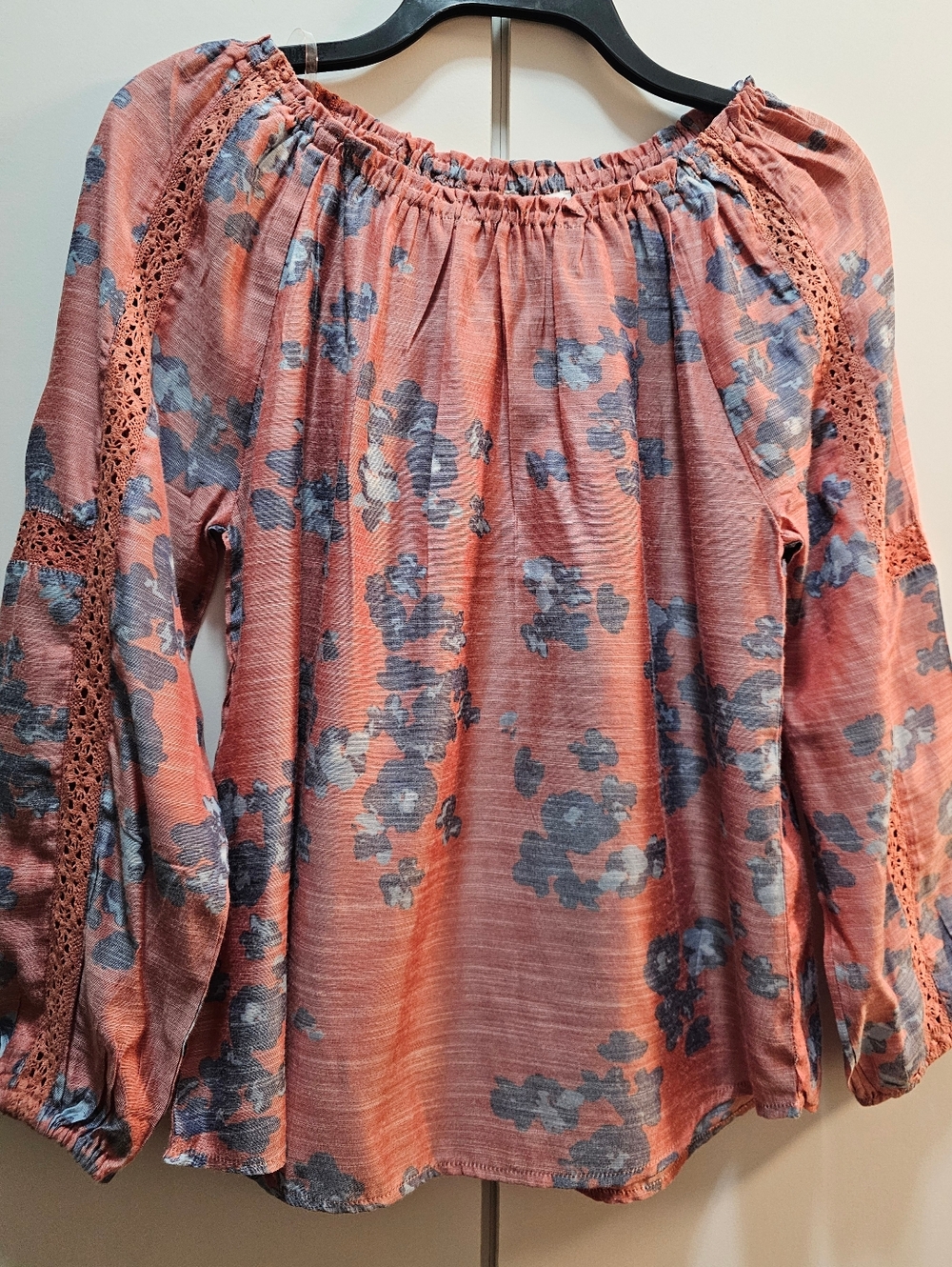 KEREN HART Coral-Pink Floral Off-Shoulder Blouse with Gray Print